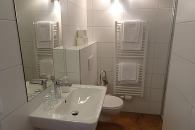 Bathroom 1 holiday apartment 4 Elisabeth apartments