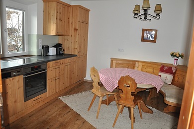 Kitchen with dining table holiday apartment 4 Elisabeth apartments