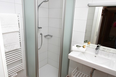 Contemporary bathroom - Elisabeth apartments Kitzbühel